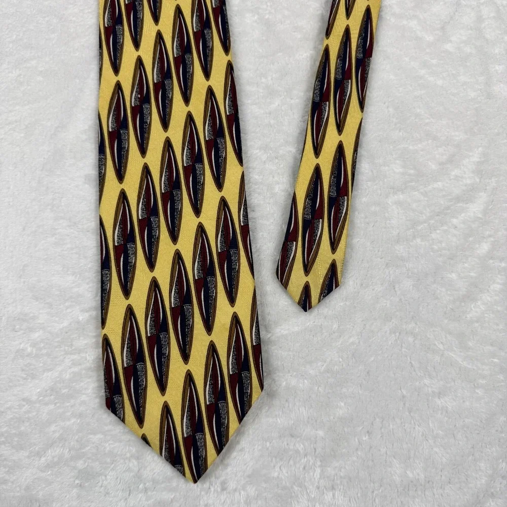 Ferrell Reed Men's 100%‎ Silk Tie Yellow Burgundy Geometric Shield Pattern